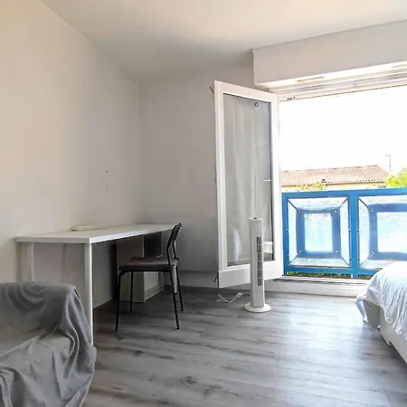 24 M2 With Rooftop View Apartamento Burdeos